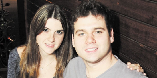 Fernanda Mansano e Luís Fernando em barzinho noite dessas